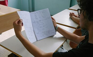 Школа и детский сад на территории